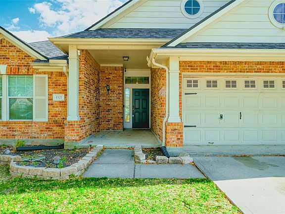 3rd image of 1527 Country Club Cove Dr