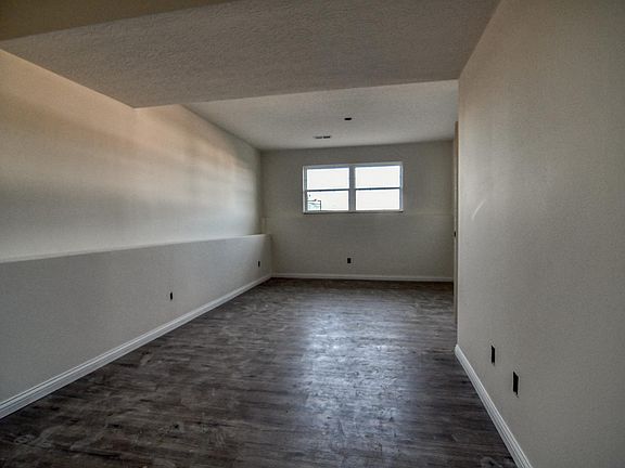 2nd image of 578 Summer Pointe Dr