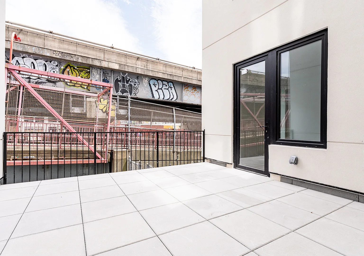 107 South 6th Street — Photo 3