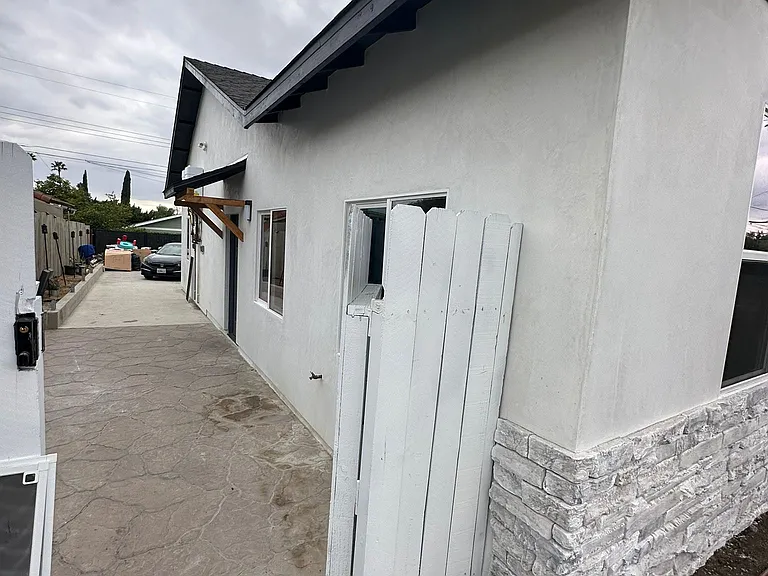1247 S Azusa Ave — Photo 9