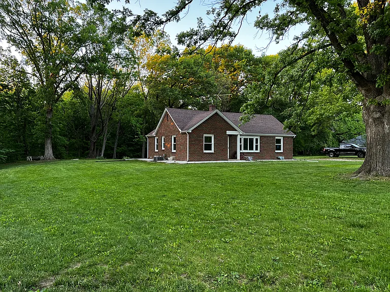 1403 W Hickory Grove Rd — Photo 6