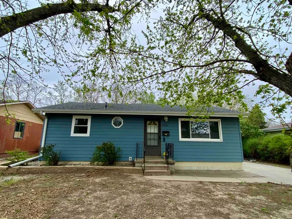3703 E Ave, Kearney, NE 68847