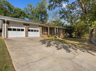 1411 Caramel Cir, Hixson, TN 37343