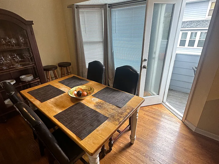 1611 Defoors Walk NW — Photo 4