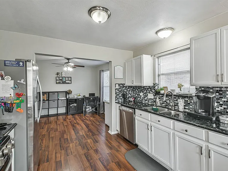 11735 Pebble Sands Dr — Photo 9