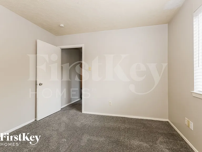 2118 Knollbrook Ln — Photo 16
