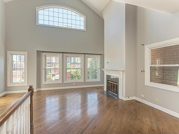4th image of 1542 N Wieland St #3
