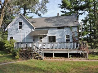 E1047 Stratton Lake Rd, Waupaca, WI 54981