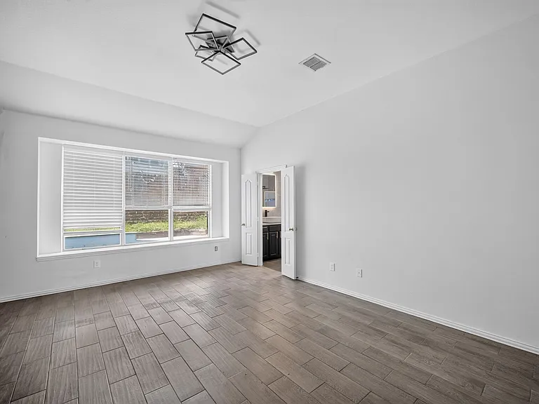 308 Keswick Ln — Photo 26