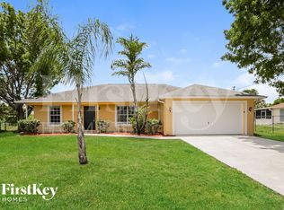 218 Blackstone Dr, Fort Myers, FL 33913