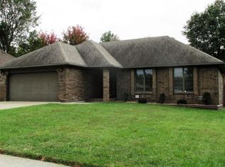 1138 W Whiteside St, Springfield, MO 65807