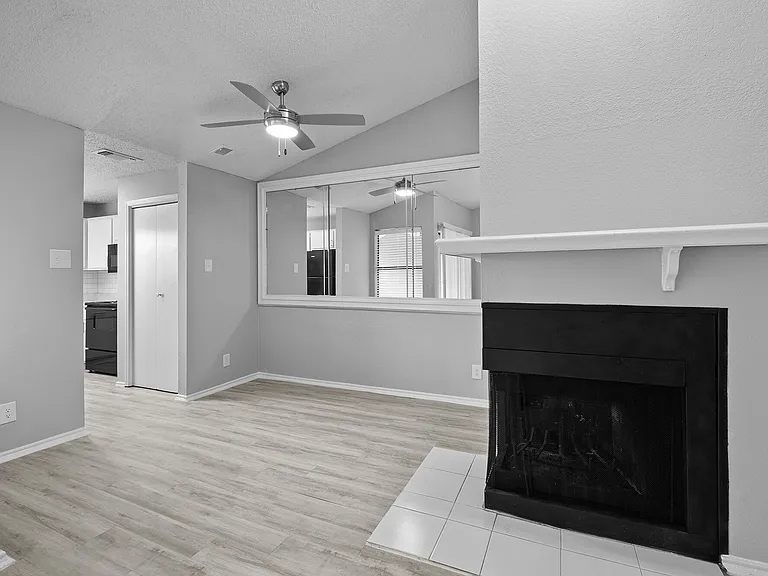 The Azul Apartments — Photo 36