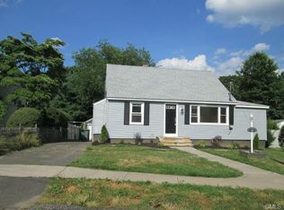 14 Birch Pl, Milford, CT 06460