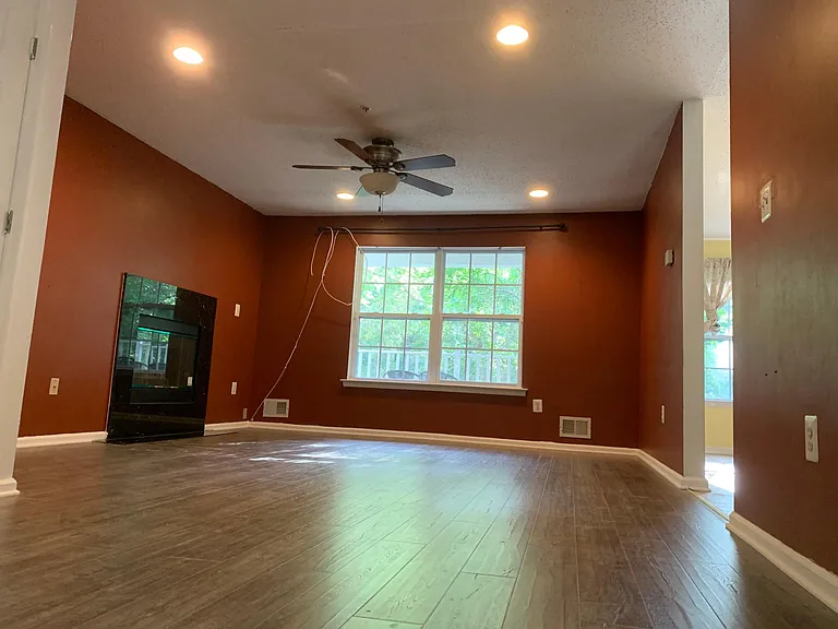 77 Prestwick Way — Photo 3