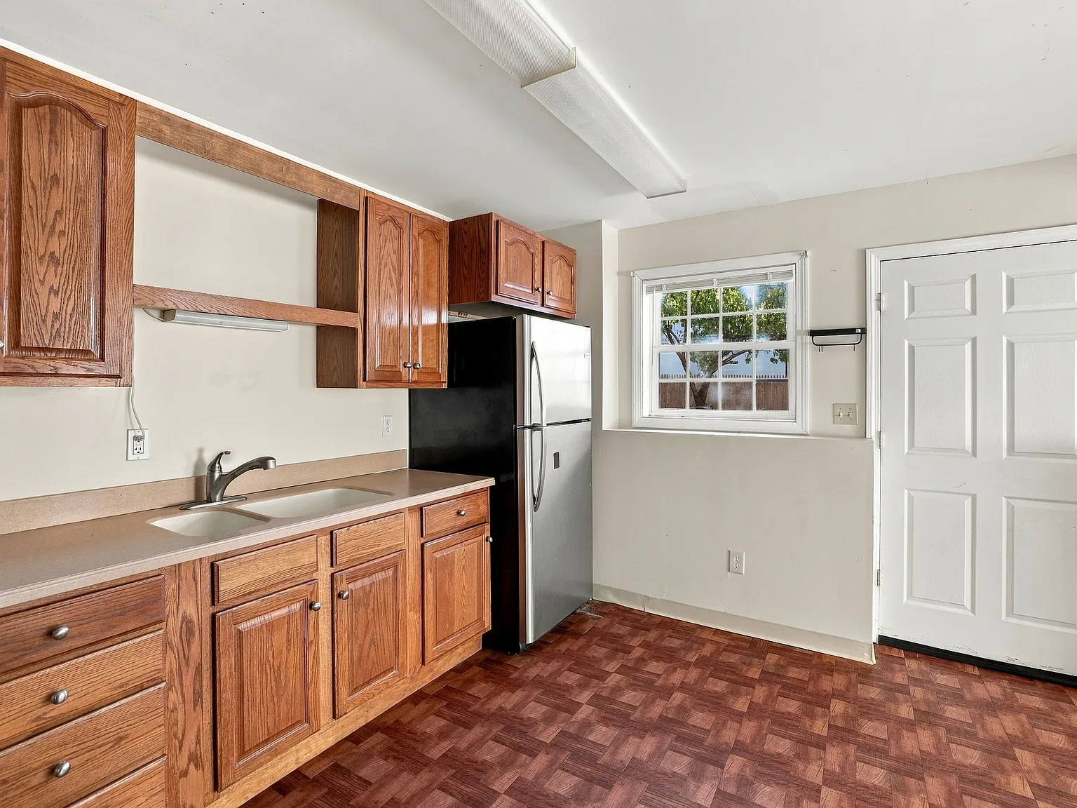 1629 Meriden Rd — Photo 3
