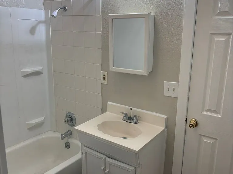 614 Norton Ave — Photo 6