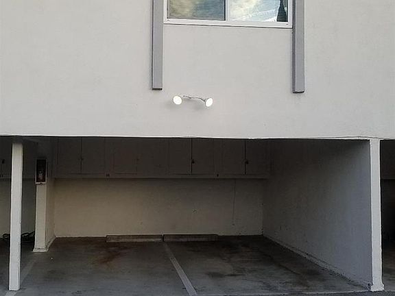 5th image of 10847 Blix St Unit 2