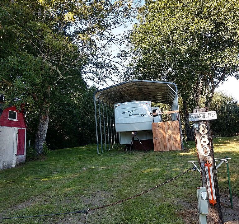 1st image of 880 Magellan Ave NE