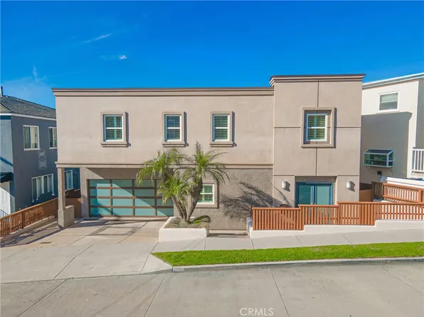 1077 10th St, Hermosa Beach, CA 90254