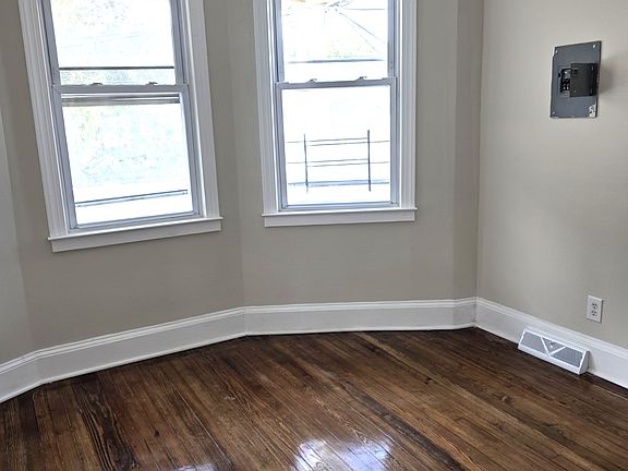5th image of 225 Corson Ave Floor 1