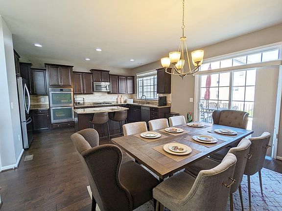 4th image of 9 Ballister Pl