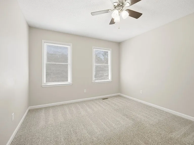 1509 Clermont Rd — Photo 16