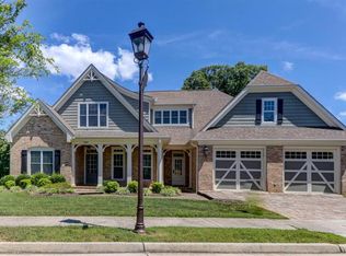 1950 Maple Leaf Dr SW, Roanoke, VA 24018