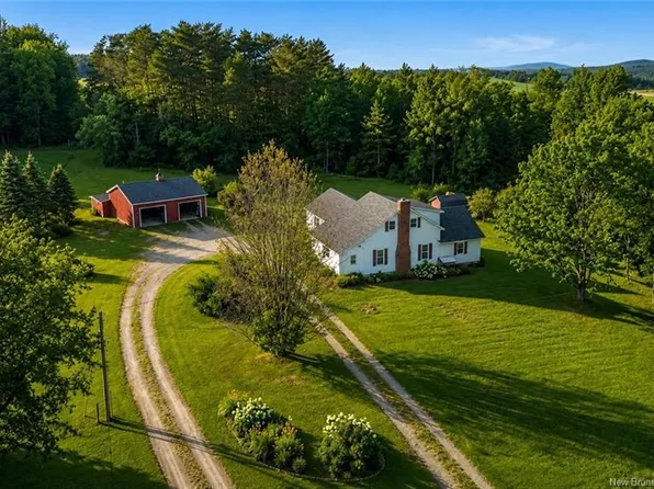 124 Riverview Dr, Florenceville Bristol, NB E7L 3M3