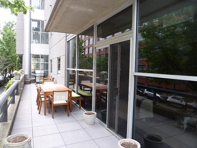 400 sf private deck