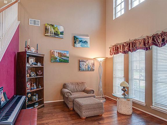 4th image of 5533 Murton Pl