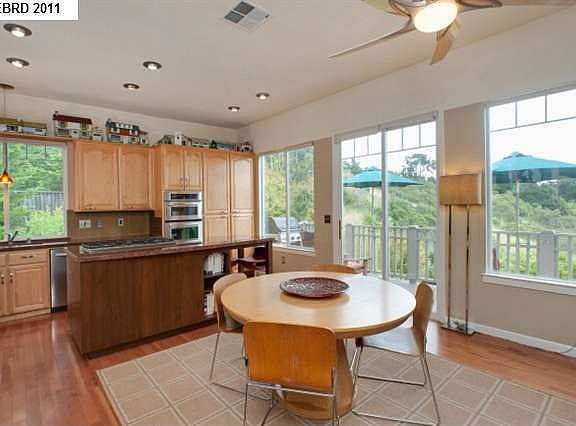 3rd image of 8271 Skyline Cir