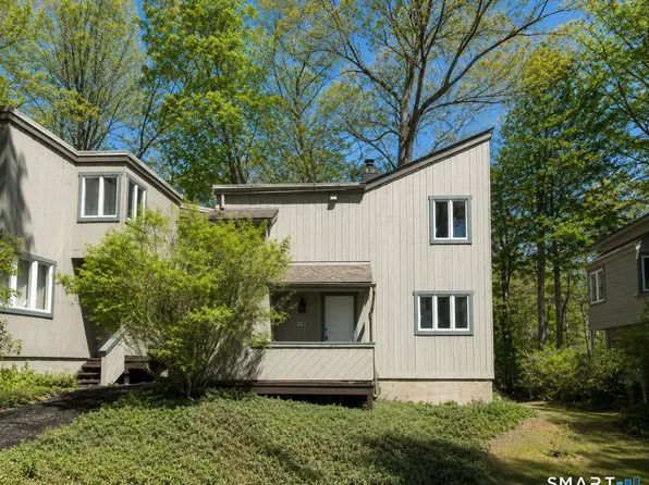 8 Lyle Court #G, Farmington, CT 06032