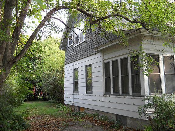 3rd image of 307 6th Ave E