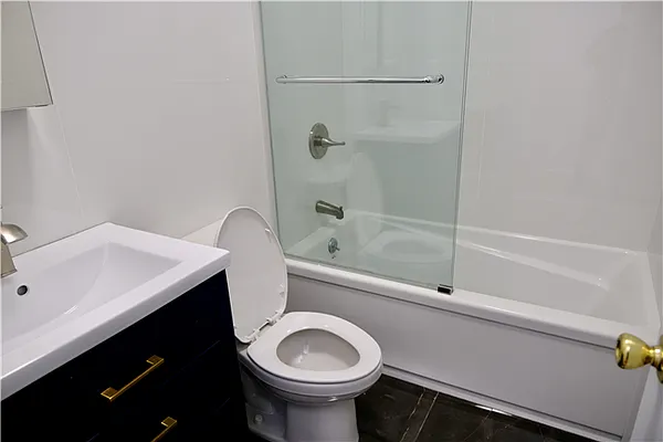 Rented by 18 REALTY | media 46