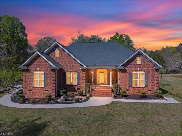 2027 Whites Mill Rd, High Point, NC 27265