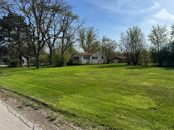 301 Forest View Ave, Elk Grove Village, IL 60007