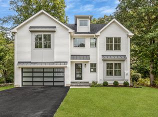 264 Harvester Rd, Fairfield, CT 06825