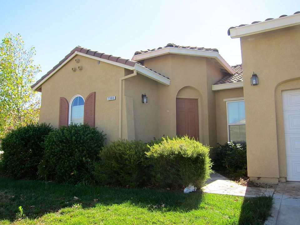 single family home in quiet neigborhood