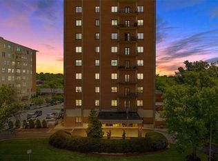 816 S Hanley Rd APT 2A, Saint Louis, MO 63105