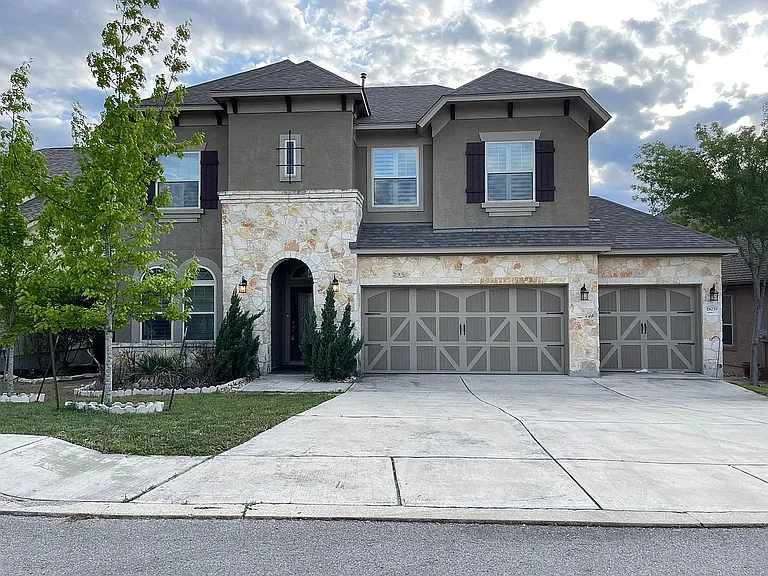 18039 Branson Fls — Photo 1