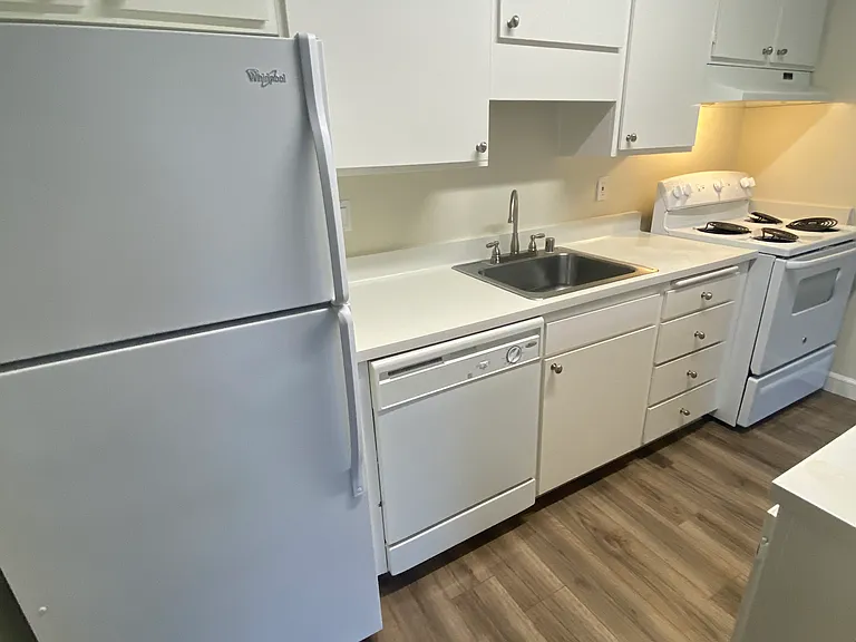 390 S Sunnyvale Ave #1 — Photo 9
