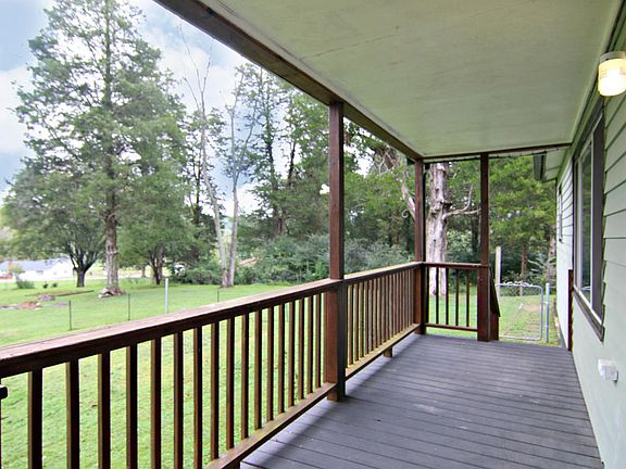 4th image of 5730 Thorn Grove Pike