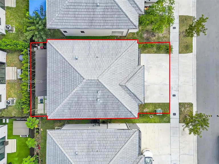 1164 NW 2nd St — Photo 25
