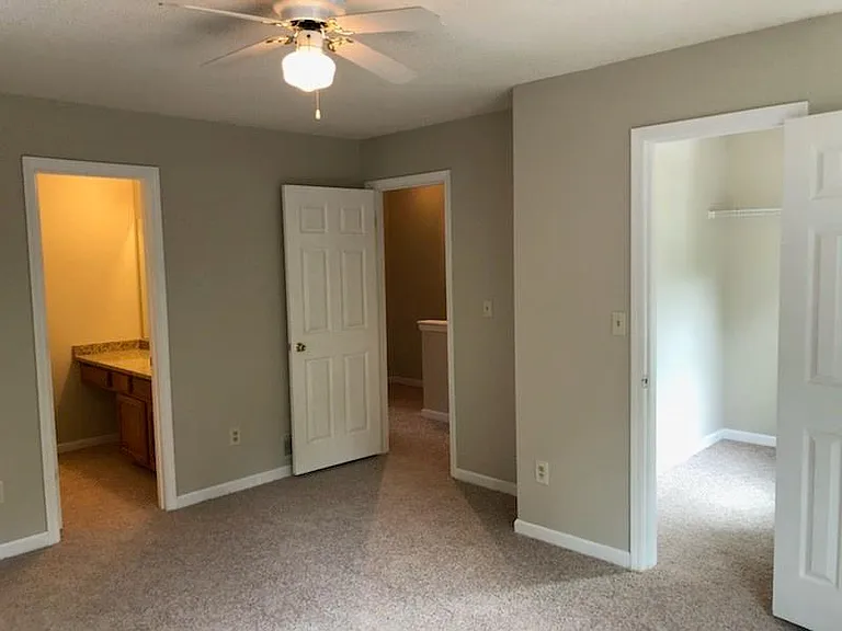 1135 Country Club Pl NW — Photo 14