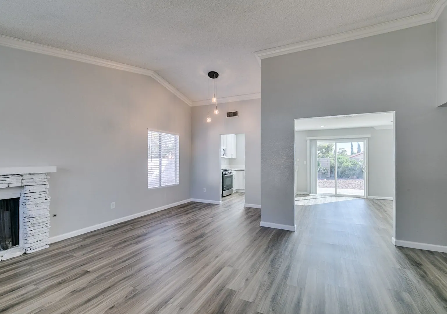 Charming Single-Story 3bdrm 2bth — Photo 3