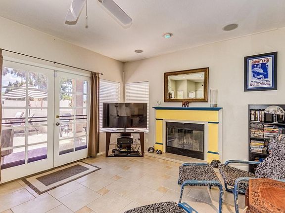 4th image of 247 W Bolero Dr