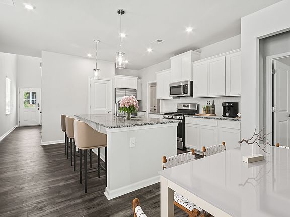4th image of 315 Forestglade Ln