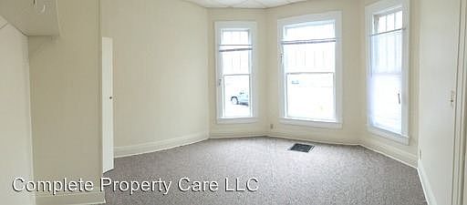 3rd image of 905 W Charles St