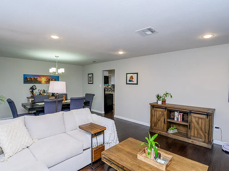 3630 Zoch Ln — Photo 6