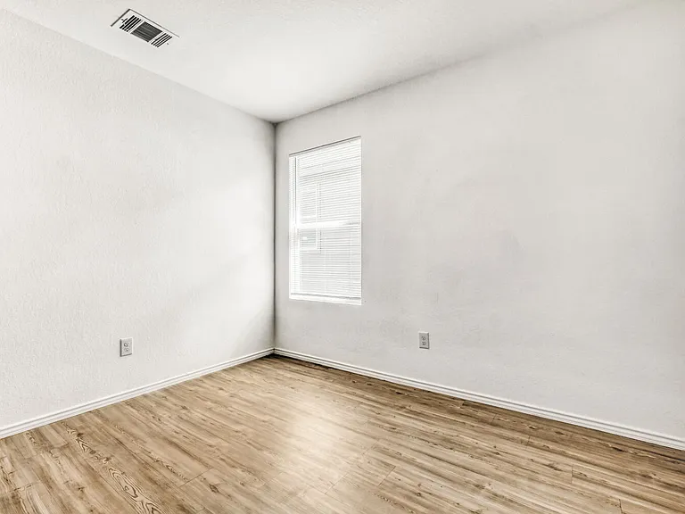7102 Satellite Dr — Photo 18